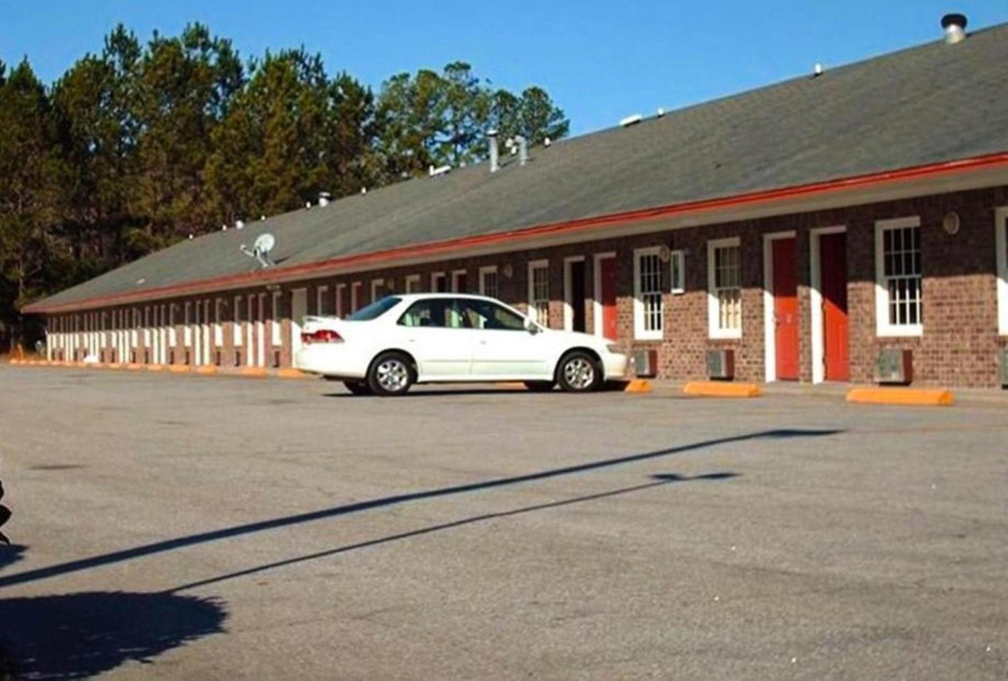 Oyo Hotel Ridgeland East Exterior foto
